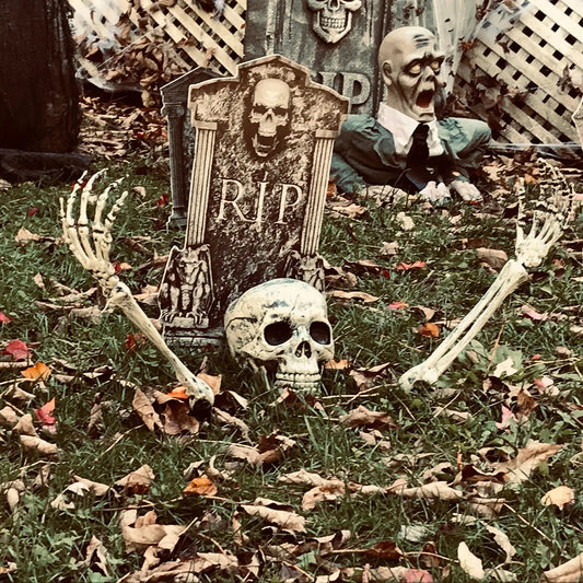 ArtZ® Very Scary Halloween Lawn Skeleton