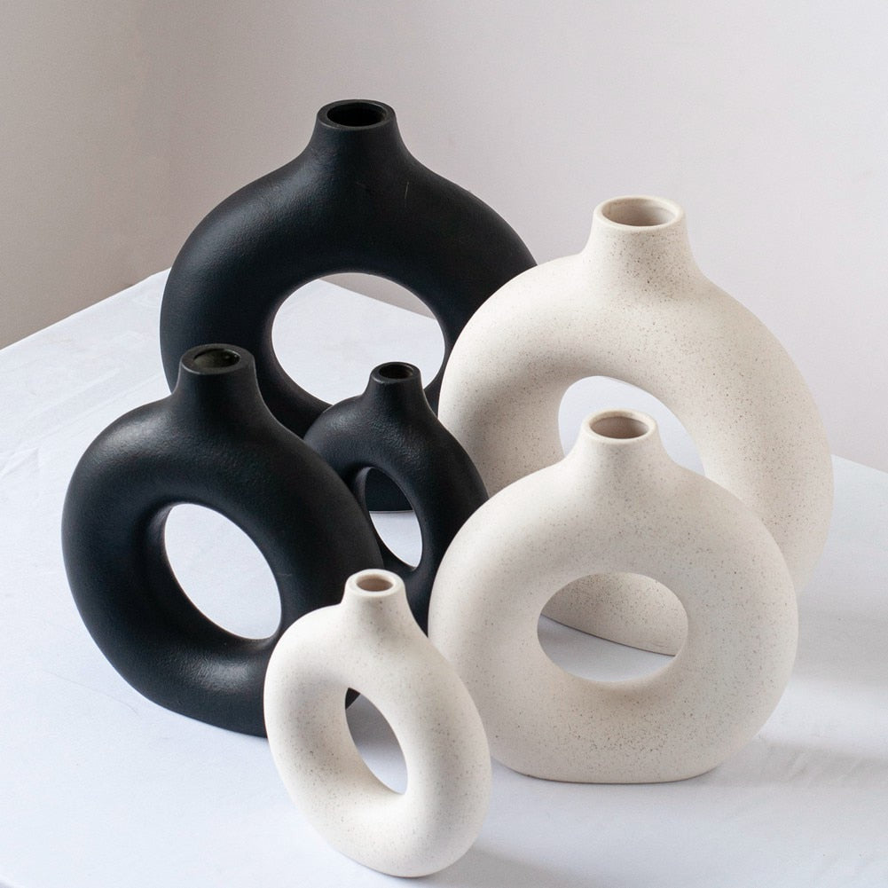 ArtZ® Hollow Ceramic Vase - Splentify
